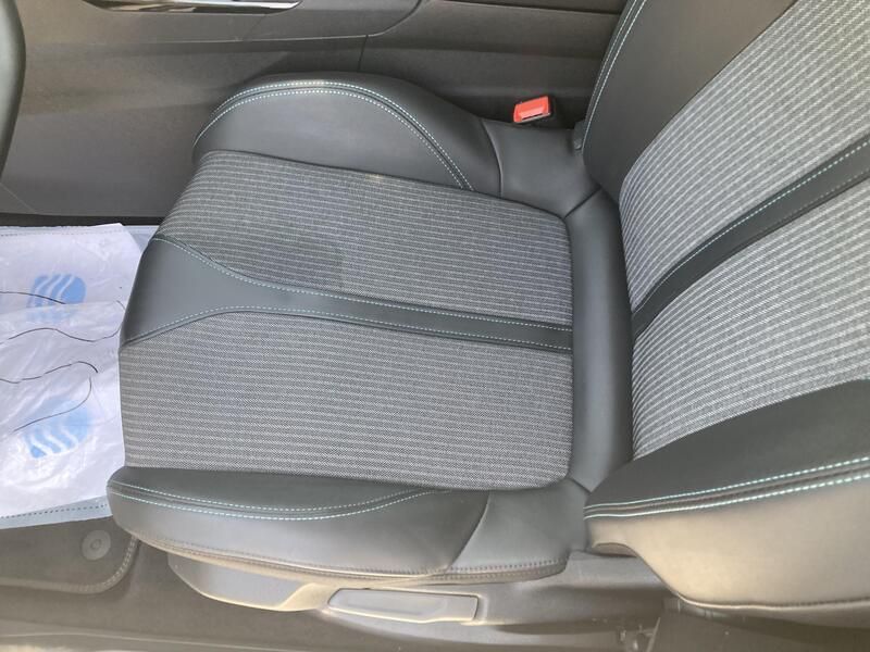 Peugeot 5008 • 2022 • 49,995 km 23