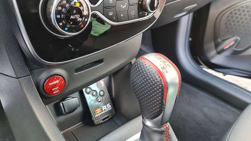 Renault Clio • 2018 • 53,400 km 14