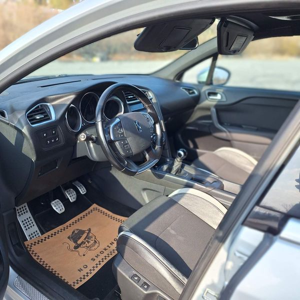 Citroën DS4 • 2012 • 151,000 km 11