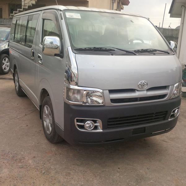 Toyota Hiace • 2010 • 40,938 km 3