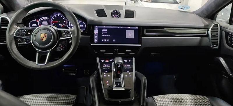 Porsche Cayenne • 2019 • 2,019 km 5