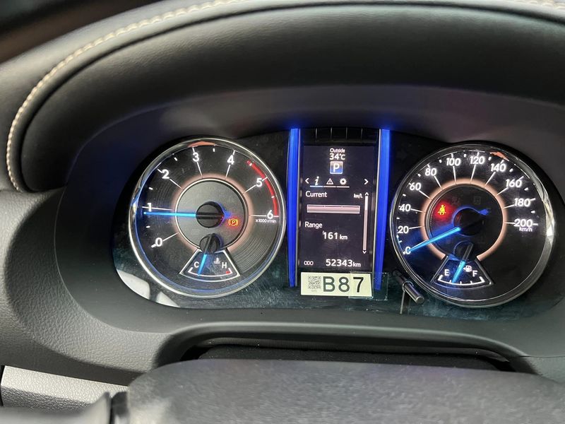 Toyota Fortuner • 2016 • 52 km 5