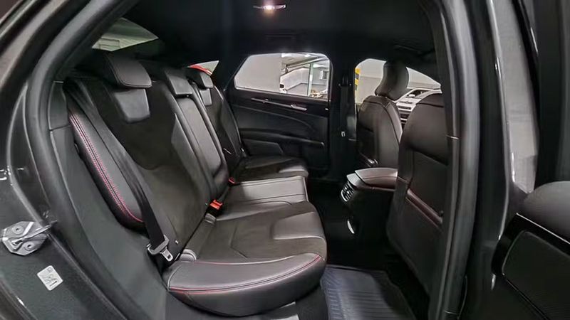 Ford Mondeo • 2020 • 111,473 km 12