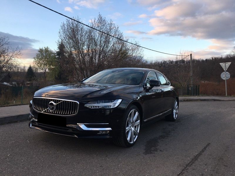 Volvo S90 • 2016 • 155,000 km 6