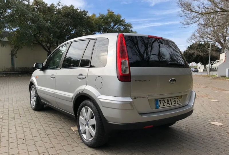 Ford Fusion • 2005 • 93,183 km 2