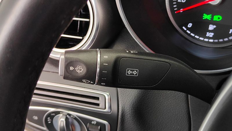 Mercedes-Benz C-Class • 2017 • 106,792 km 24