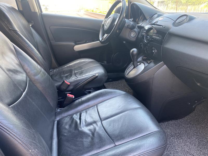 Mazda 2 • 2013 • 75,800 km 5