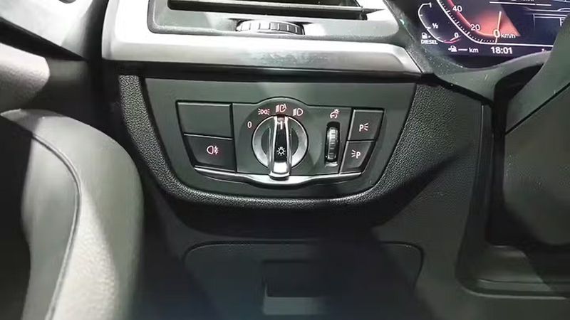 BMW X4 • 2023 • 27,599 km 8