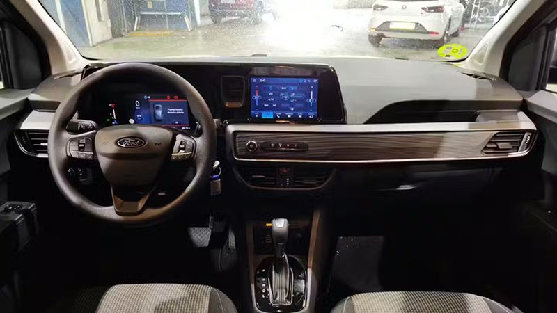 Ford Tourneo Connect • 2024 • 3,983 km 11