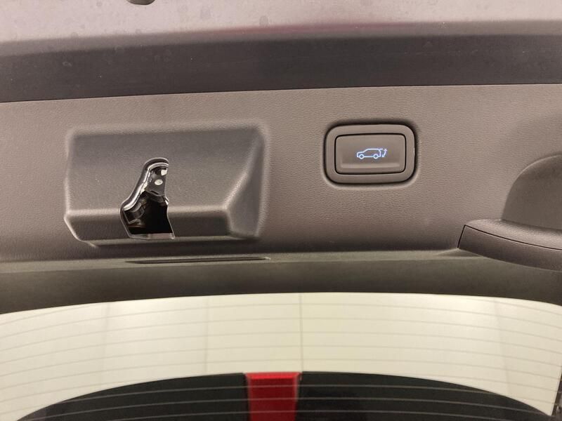 Hyundai Kona • 2023 • 3,526 km 9