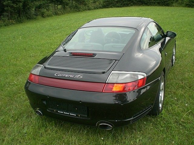 Porsche 911 Carrera • 2002 • 133,000 km 2