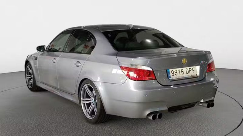 BMW M5 • 2005 • 128,313 km 2