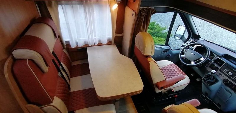 Ford Transit • 2010 • 142,000 km 7