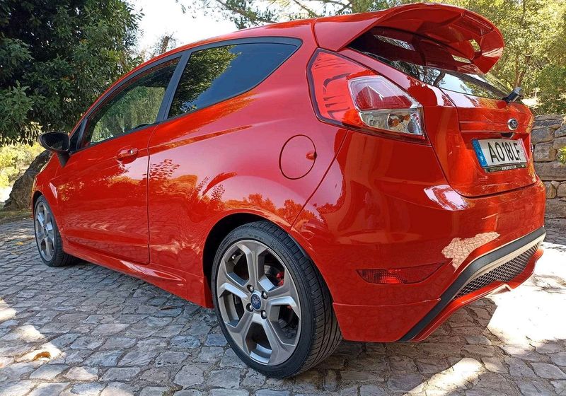 Ford Fiesta • 2014 • 120,000 km 3