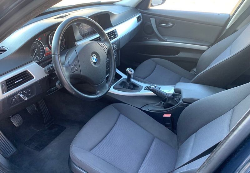 BMW 328i • 2010 • 198,000 km 8