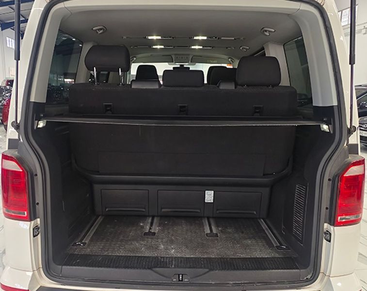 Volkswagen Multivan • 2018 • 59,521 km 9