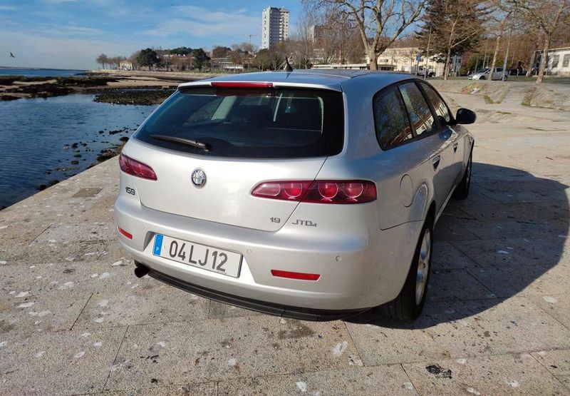 Alfa Romeo 159 • 2008 • 249,999 km 2