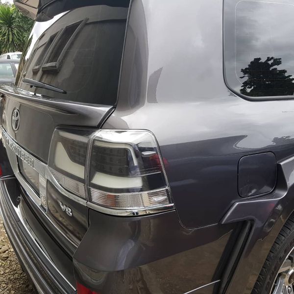 Toyota Land Cruiser • 2017 • 32 km 2