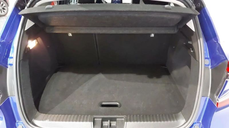 Renault Captur • 2023 • 8,238 km 10