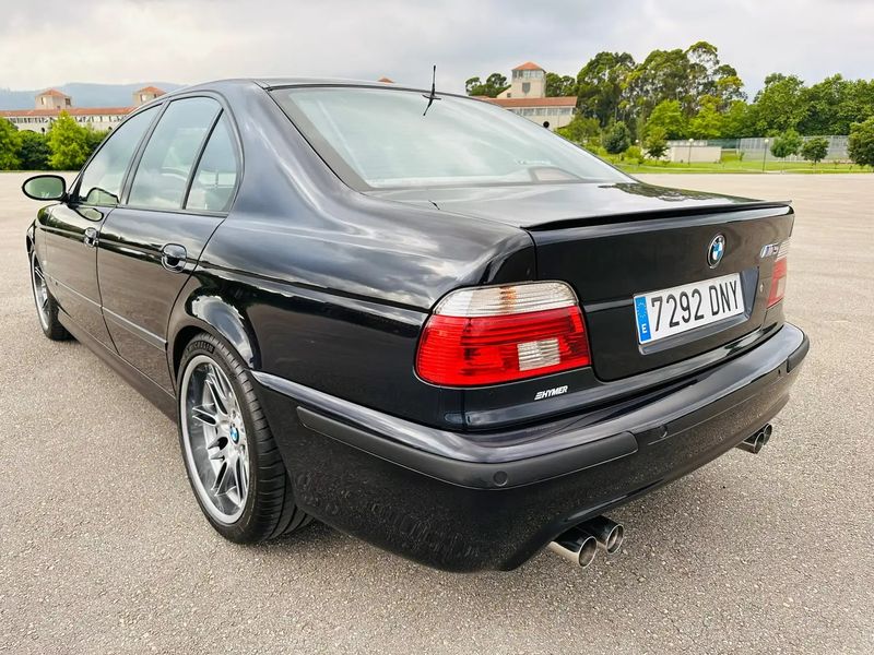 BMW M5 • 1999 • 185,000 km 2