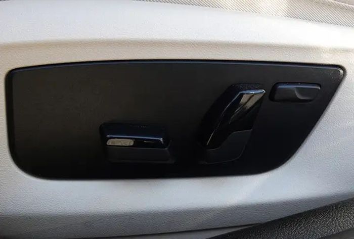 BMW 5 Series • 2020 • 51,000 km 15