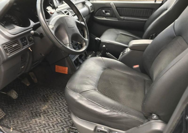 Mitsubishi Pajero • 1996 • 151,999 km 2