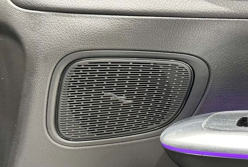 Mercedes-Benz GLC-Class • 2023 • 14,000 km 2