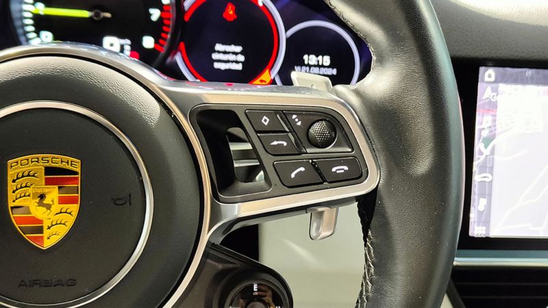 Porsche Cayenne Coupe • 2022 • 34,805 km 24