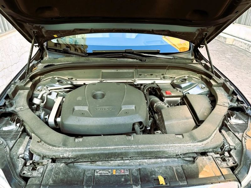 Volvo XC60 • 2019 • 121,800 km 9