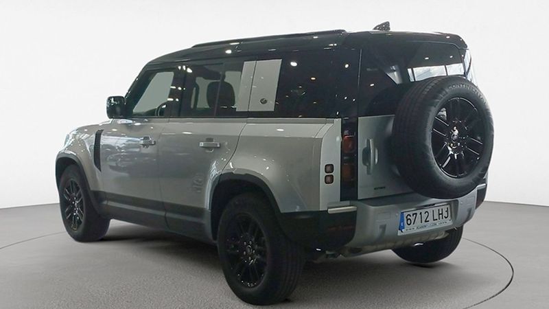 Land Rover Defender • 2020 • 20,000 km 4