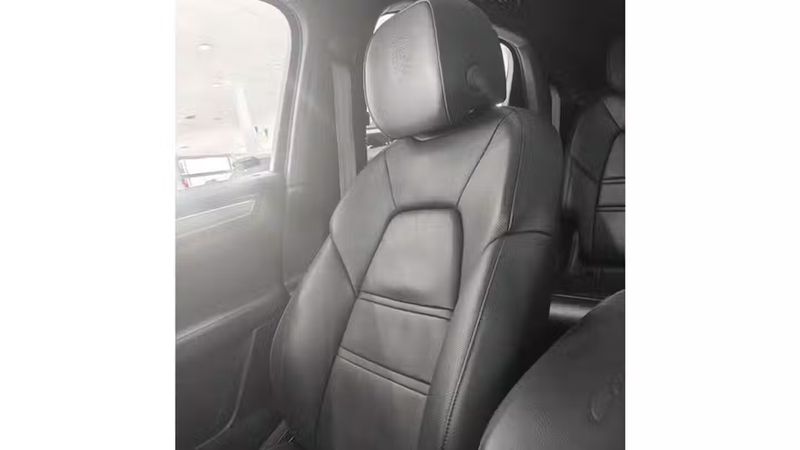 Porsche Cayenne Coupe • 2023 • 75,654 km 7