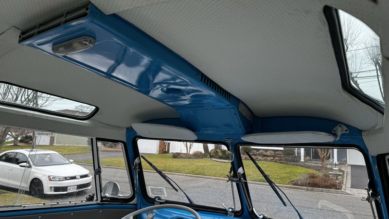 Volkswagen Vanagon • 1965 • 80,000 km 15