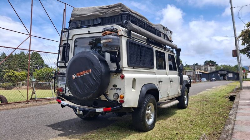 Land Rover Defender • 2002 • 357,338 km 15