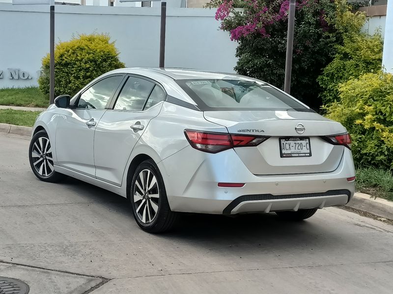 Nissan Sentra • 2020 • 43,000 km 11