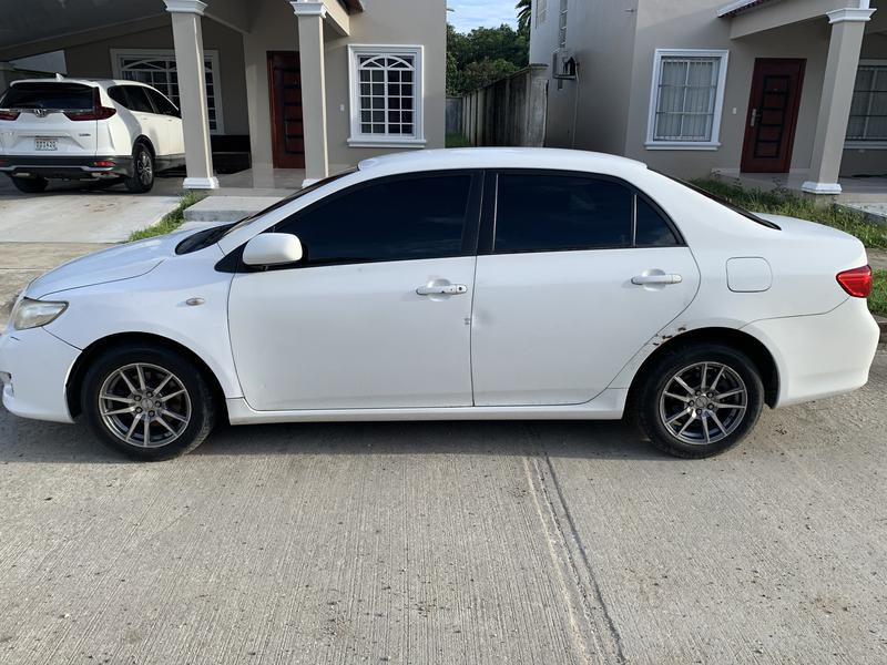 Toyota Corolla • 2009 • 228,000 km 3