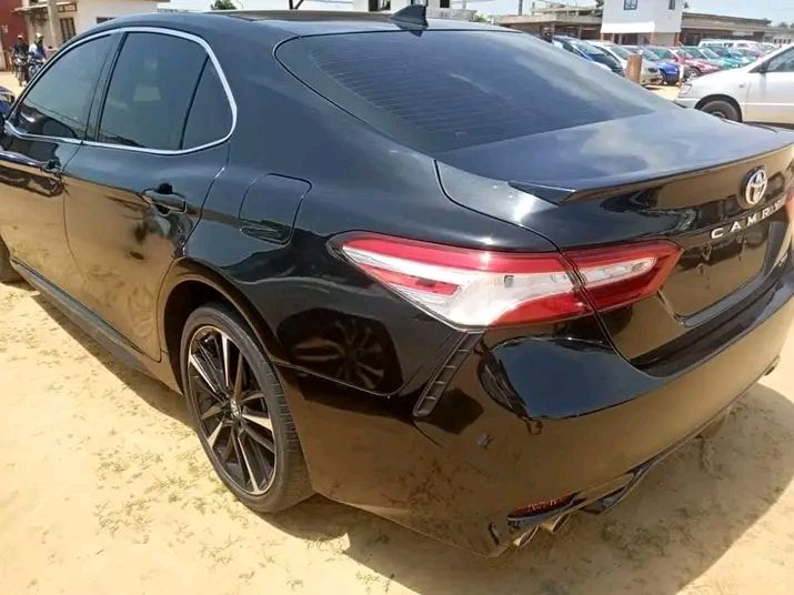 Toyota Camry • 2020 • 50,000 km 3