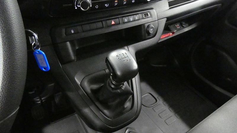 Citroën Jumpy • 2024 • 5,015 km 12