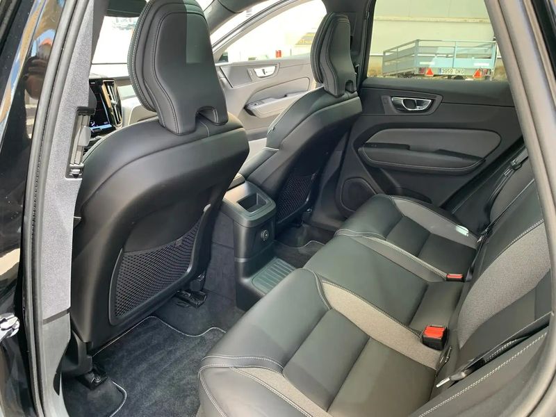 Volvo XC60 • 2021 • 82,000 km 6