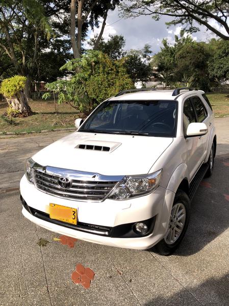 Toyota Fortuner • 2015 • 95,000 km 7