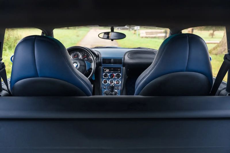 BMW Z3 • 1999 • 62,000 km 12