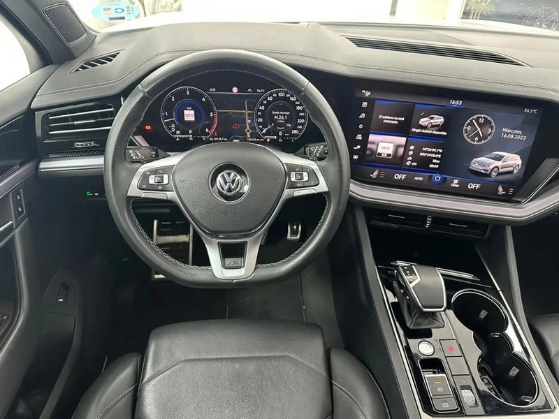 Volkswagen Touareg • 2019 • 155,000 km 5