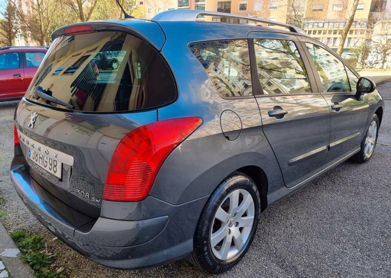 Peugeot 308 • 2009 • 129,999 km 4