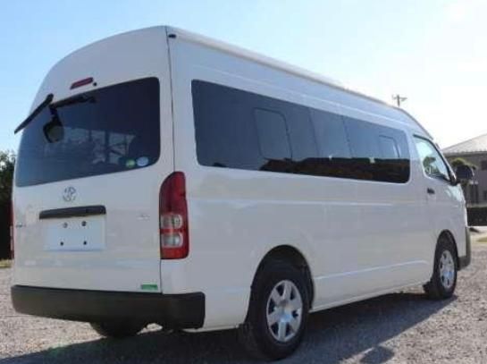 Toyota Hiace • 2020 • 38,000 km 2