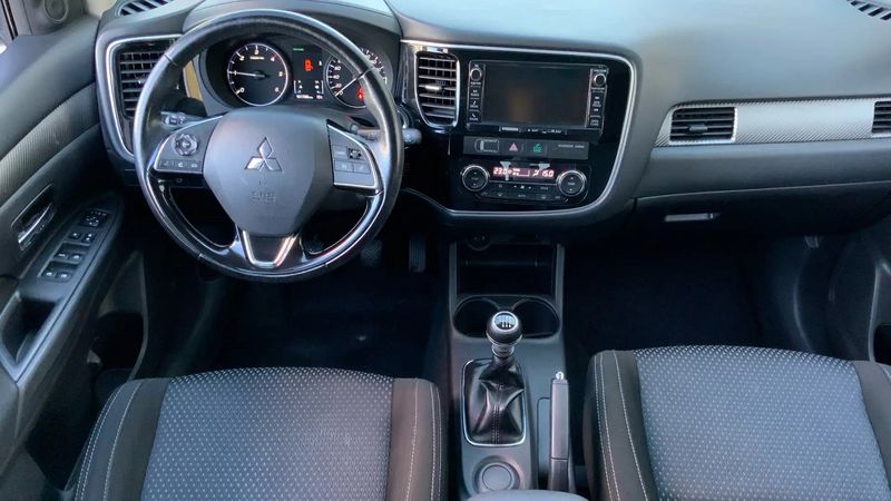 Mitsubishi Outlander • 2016 • 101,700 km 3