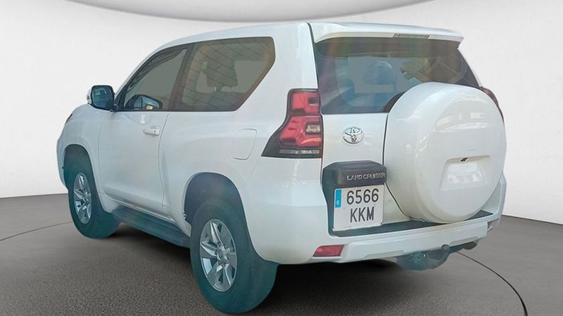 Toyota Land Cruiser • 2018 • 139,000 km 3