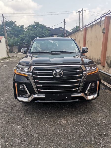 Toyota Land Cruiser • 2021 • 3 km 1