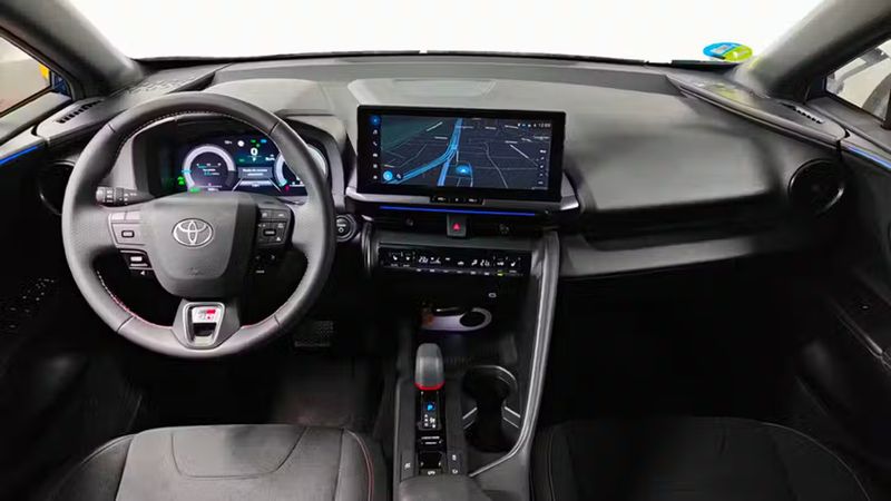 Toyota C-HR • 2024 • 5,359 km 4