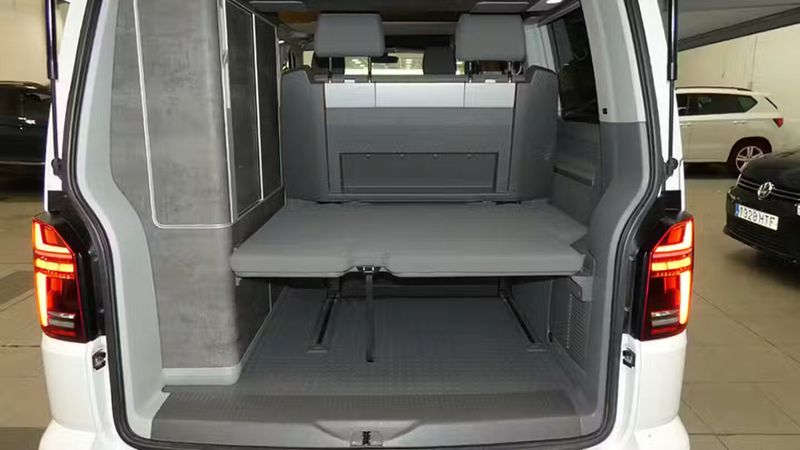 Volkswagen California • 2021 • 60,254 km 7