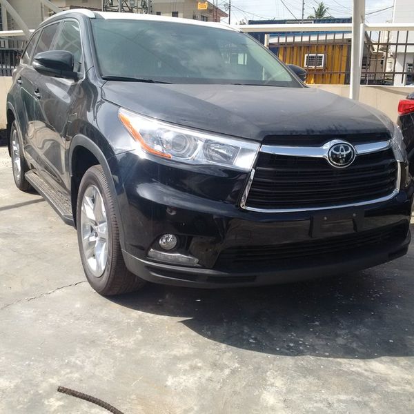 Toyota Highlander • 2018 • 2 km 4