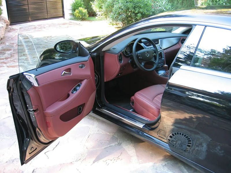 Mercedes-Benz CLS-Class • 2005 • 89,300 km 5